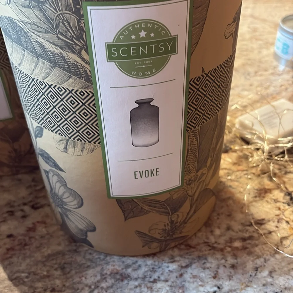 Sensi diffuser without base and 45 scents.